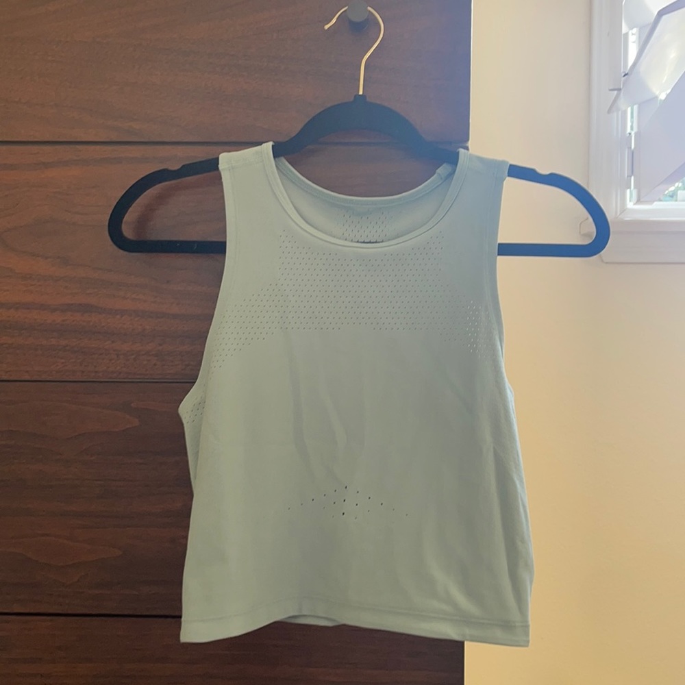 Lululemon Athletic Crop